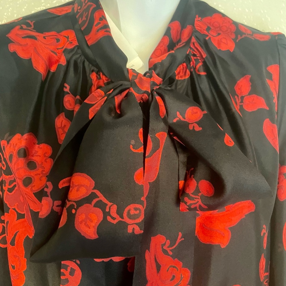 TORY BURCH Black & Red Floral Tie-Neck Blouse, NWT. - Picture 2 of 9